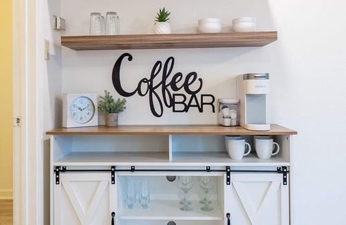 North Loop Maison | One Bedroom Cottage in North Loop