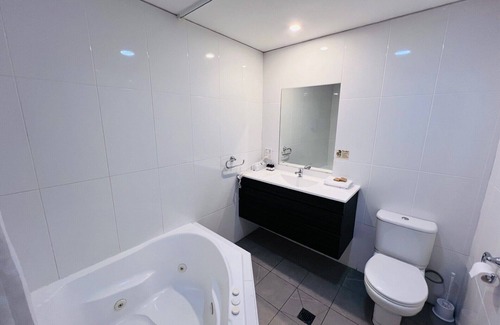 Hamilton Appartement | One Bedroom Deluxe Spa Apartment