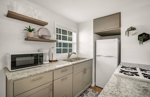 Fort Smith Maison | One bedroom duplex in desirable Park Hill