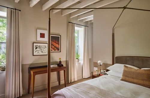 Fishtown Hôtel | One-Bedroom King Suite with Living Area & Privacy