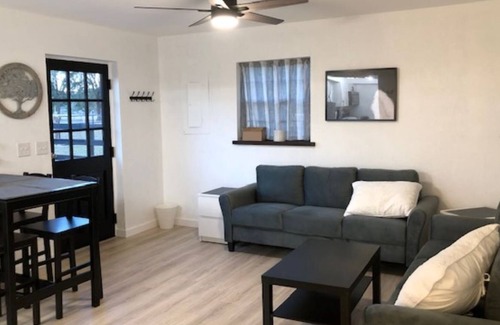 Fellowship Appartement | One Bedroom on picturesque horse farm. Newly renovated.