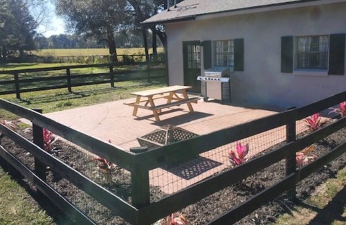 Fellowship Appartement | One Bedroom on picturesque horse farm. Newly renovated.