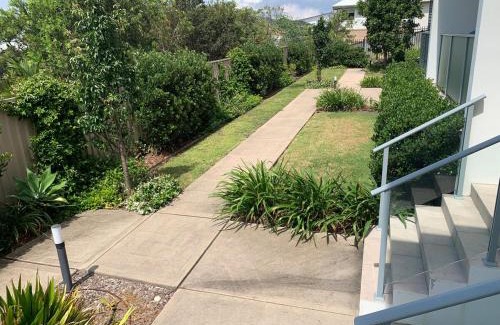 Caves Beach Maison | One Bedroom Townhouse near Caves Beach
