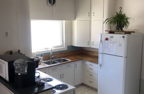 Saskatoon Downtown Maison | One block from River Character, large two bedroom