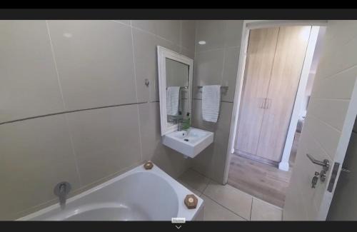 Tokai Appartement | One double bed en-suite
