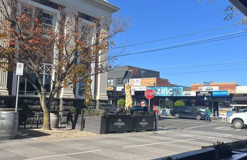 Melbourne Maison | One Family Suite in Melbourne｜Walk to Camberwell Market & Deakin｜Free Parking
