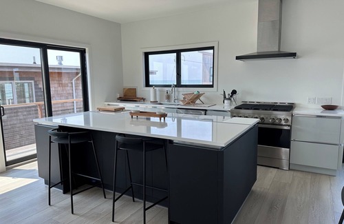 Ocean Bay Park Maison | One House from The Ocean - New Construction - 4 Bedroom - Ocean Bay Park