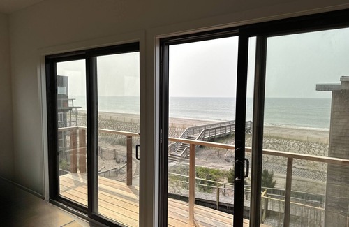 Ocean Bay Park Maison | One House from The Ocean - New Construction - 4 Bedroom - Ocean Bay Park