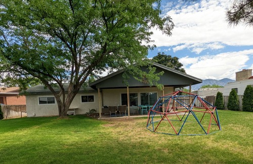Suncrest Maison | Huge Back Yard/One level home/Convenient location!