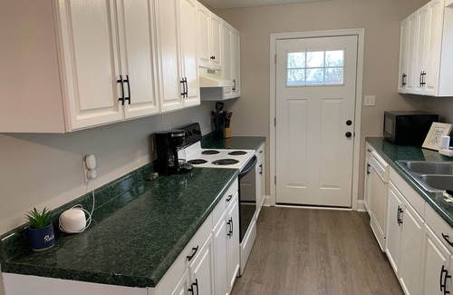 Broadkill Beach Maison | One minute walk to the beach! Family friendly. Beautiful sunrise/sunset views!
