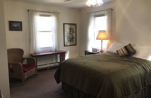 Storrs Maison | One month minimum. Great for visiting professors or traveling nurses.