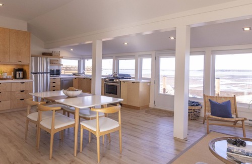 Pointe-du-Chene Cottage | One of a kind Beach House on Parlee Beach! Sunday to Sunday only during summer.
