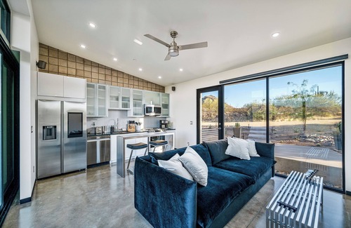 Cave Creek Maison | One-of-a-Kind Modern Masterpiece - Incredible Views, Privacy and Right in Town!