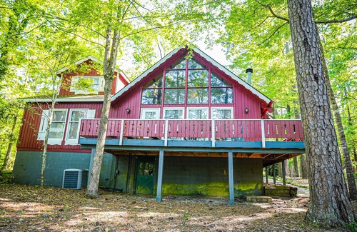 Pine Mountain Chalet De Ski | One of a kind our Mini Lodge Chalet directly across from our pool!