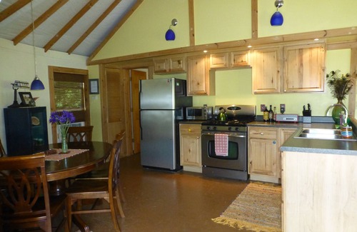 Newfield Cottage | Yourte confortable et unique entourée de cascades