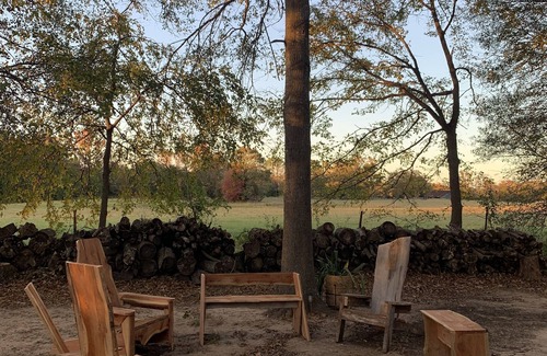 Ben Wheeler Maison | One of five modern bungalows- 1st Monday Trade Days, Music Festivals, East Texas