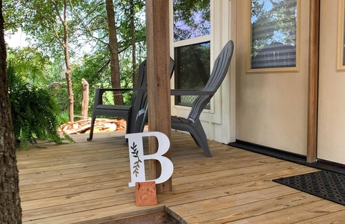 Ben Wheeler Maison | One of five modern bungalows -1st Monday Trade Days, Music Festivals, East Texas