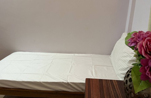 Ramamurthy Nagar Appartement | One Private room with hall and kitchen-Fully furnished