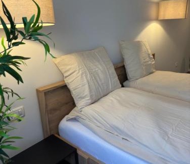 Resita Appartement | One Room Apartment- Self Check-in 24h