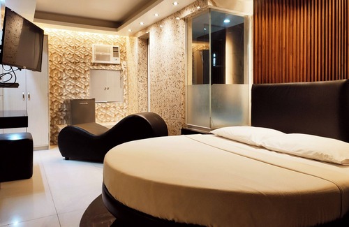 Bacoor City Hôtel | One Serenata Hotel Bacoor
