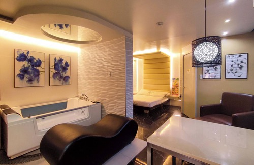 Bacoor City Hôtel | One Serenata Hotel Bacoor