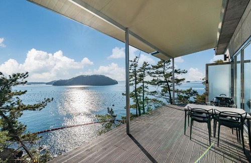 Tongyeong Autre | One Top Poolvilla