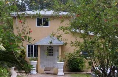 Trenchtown Cottage | *One Week RENT FREE* Blue Mountain Lofts from $50/Night