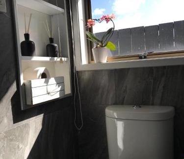 Greenlane - Ellerslie Maison | Onehunga Garden Tinyhouse with parking