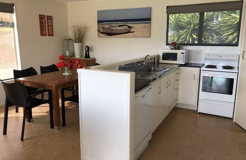 Onemana Maison | ONEMANA. Emplacement Premium. Traversez la route pour aller à la plage.