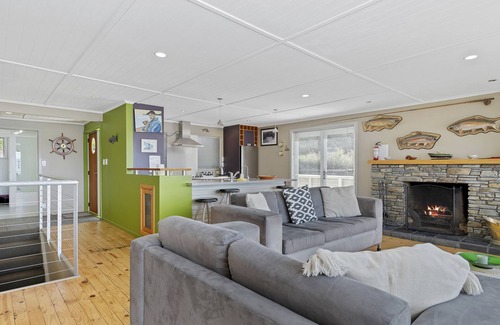 Okere Falls Cottage | Onepoto Bay Lodge - Maison du lac Rotoiti