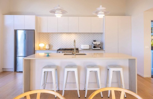 Oneroa Maison | Oneroa Vines and Views - Stay Waiheke