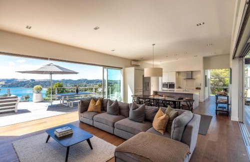 Ostend Maison | Onetangi Luxury - Be My Guest Waiheke