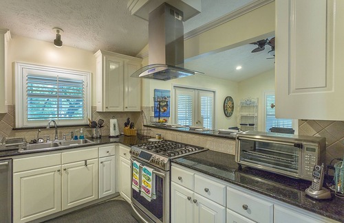 Magnolia Bluffs Maison | Only 5 min from the St. George or Apalachicola!
