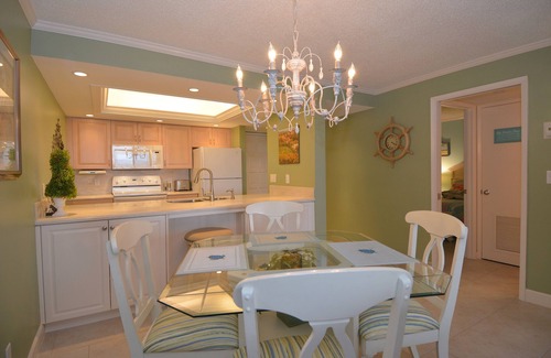 Stuart Copropriété | Vous n'avez qu'une semaine? Détendez-vous à Our Hutchinson Island, FL Oceanfront 2 BR Condo
