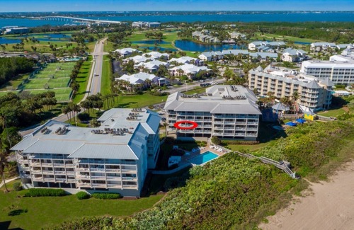Stuart Copropriété | Vous n'avez qu'une semaine? Détendez-vous à Our Hutchinson Island, FL Oceanfront 2 BR Condo