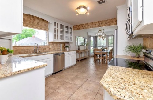 Grapevine Maison | Only Minutes to Historic Grapevine, Walking Distance to Grapevine Lake