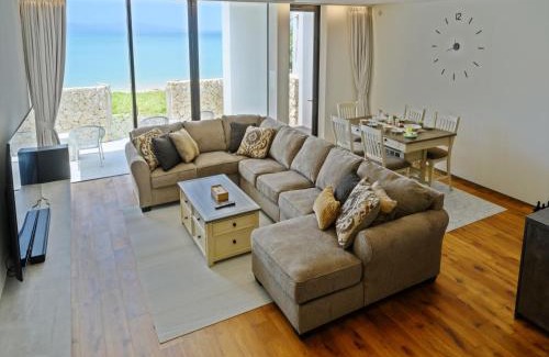Umusa Maison | Onna Resort 海まで徒歩0秒 最大12名宿泊可 オーシャンビュー貸切ヴィラ
