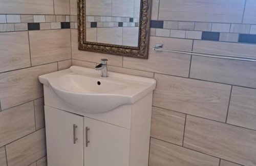 Kimberley Maison | Onyx Villa