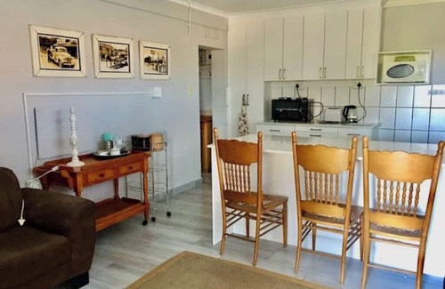 Glentana Maison | Oosie-Haan @ Glenkarma 2 Bed, 4 Sleeper