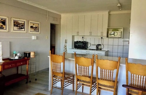 Glentana Maison | Oosie-Haan @ Glenkarma 2 Bed, 4 Sleeper