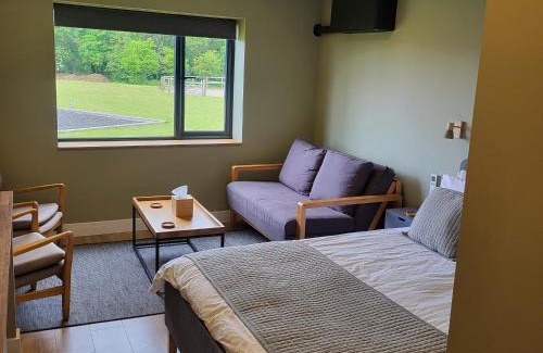 Barrow Gurney Maison | Open Acres Accommodation