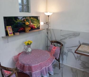 Port Louis Appartement | Open Air Café & Apartments