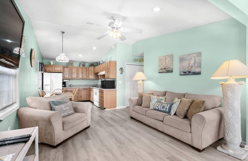 Surfside Beach Maison | Open + Airy home w/Golf Cart, in Ocean Lakes