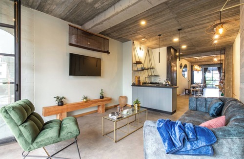 Astorga Appartement | Open Concept Loft @ Nido Sky: Unit 10