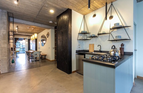 Astorga Appartement | Open Concept Loft @ Nido Sky: Unit 10