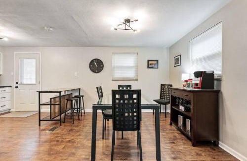 Brookline Maison | Open Floor Spacious Home, 15min from Downtown, Private Garage, Kids Friendly