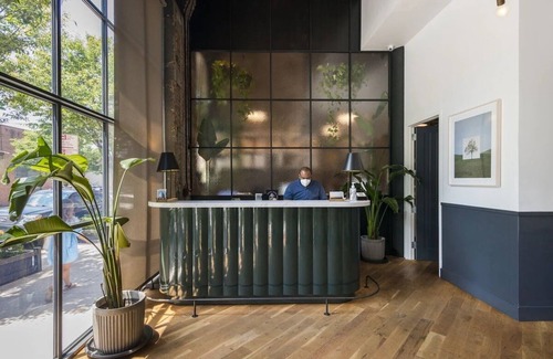 Williamsburg Hôtel | Wythe Hotel, Studio King, Edgy Industrial Chic, Stunning Skyline Views