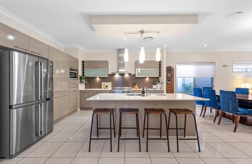 Taringa Maison | Open Plan! 3 Bedroom House ~ Taringa