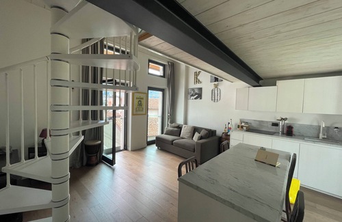 Malgrate Appartement | Open-plan loft overlooking Lake Como with private parking space