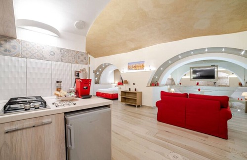 Cava de' Tirreni Maison | Open space/bed Queensize with shower view